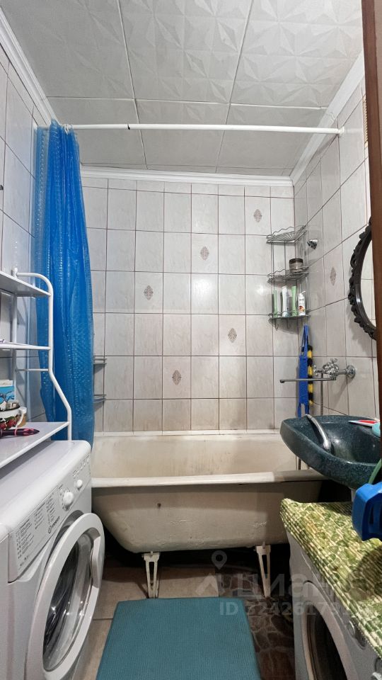 Продажа 1-комн квартиры на вторичном рынке пос. Стрельна, Кропоткинская улица, 6