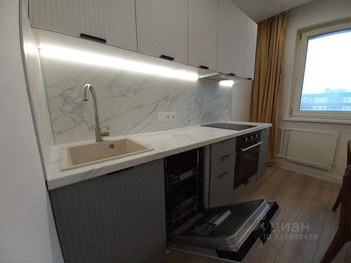 Продажа 2-комн квартиры на вторичном рынке проспект Сизова, 34/18