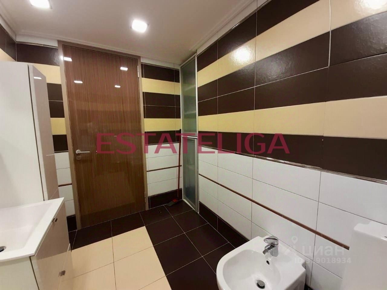 Продажа 2-комн квартиры на вторичном рынке Верейская улица, 29С151