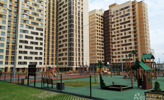 Продажа 2-комн квартиры на вторичном рынке Железнодорожный, улица Поликахина