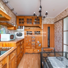 Продажа 3-комн квартиры на вторичном рынке тер Славянка (поселок Шушары), тер Славянка (поселок Шушары), ул Ростовская, д 4 к 6