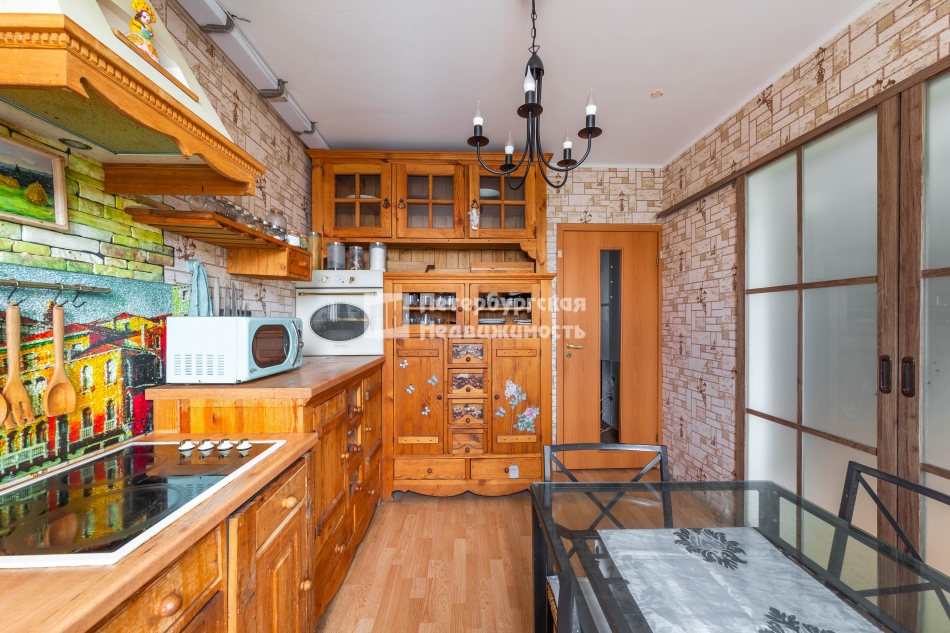 Продажа 3-комн квартиры на вторичном рынке тер Славянка (поселок Шушары), тер Славянка (поселок Шушары), ул Ростовская, д 4 к 6