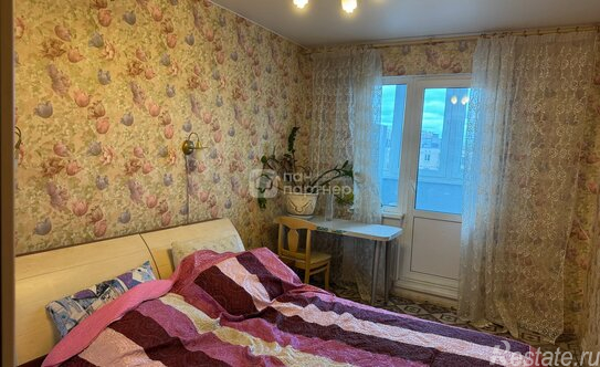 Продажа 3-комн квартиры на вторичном рынке улица Маршала Захарова,  д. 60