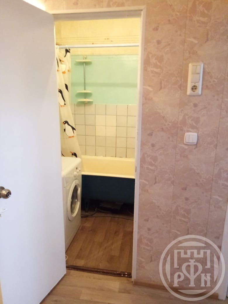 Продажа 1-комн квартиры на вторичном рынке Стрельна г., Санкт-Петербургское шос.,  д. 94,  к. 1