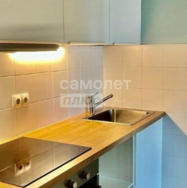 Продажа 3-комн квартиры на вторичном рынке Саларьевская ул,  д. 13 к2