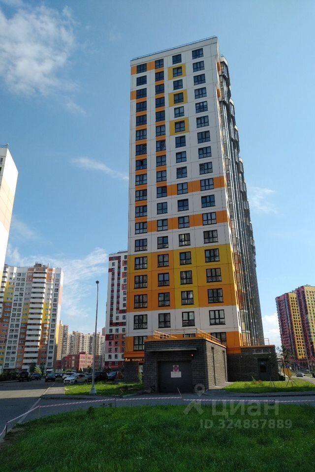 Продажа 2-комн квартиры на вторичном рынке Комендантский проспект, 59к1