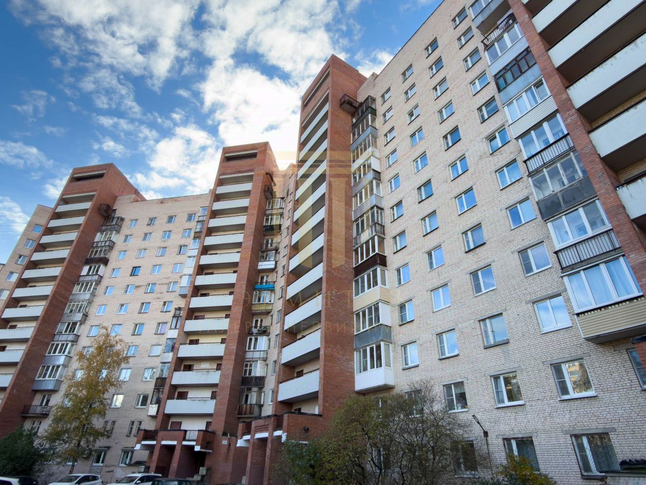 Продажа 3-комн квартиры на вторичном рынке улица Веденеева, 4
