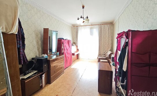 Продажа 2-комн квартиры на вторичном рынке Волхов, ул Марата,  д. 1