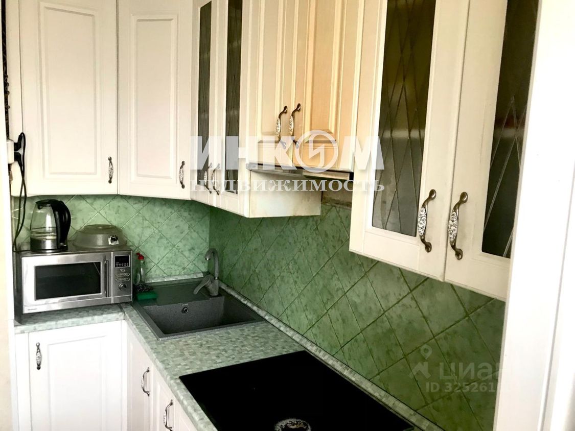 Продажа 2-комн квартиры на вторичном рынке улица Декабристов, 28К2