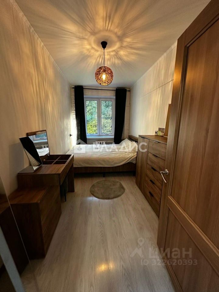 Продажа 3-комн квартиры на вторичном рынке Сходненская улица, 33К1