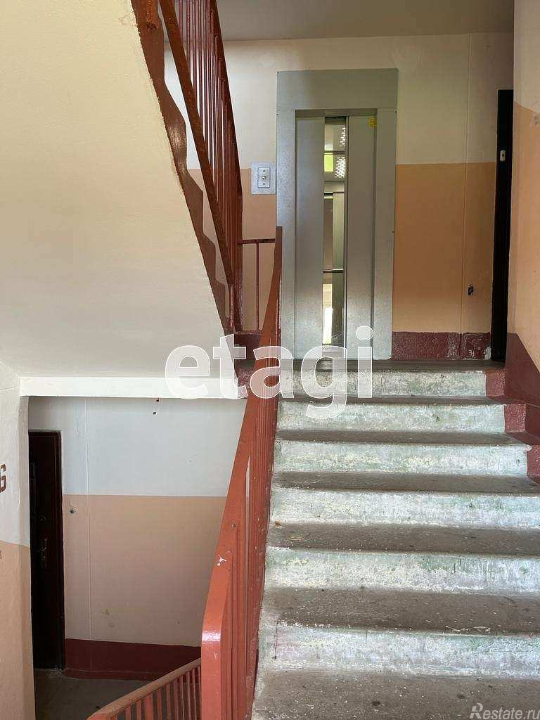 Продажа 2-комн квартиры на вторичном рынке Ломоносов, Ораниенбаумский проспект,  д. 39,  к. 2