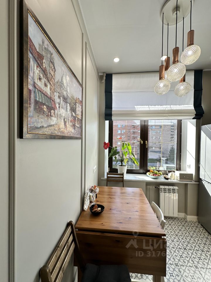 Продажа 2-комн квартиры на вторичном рынке улица Победы, 4