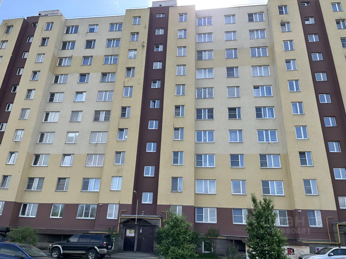 Продажа 2-комн квартиры на вторичном рынке Имени Свердлова пгт, проезд Западный, 10