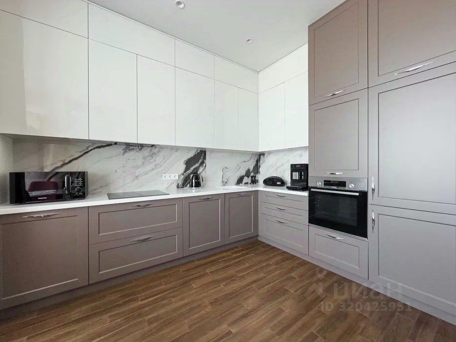 Продажа 3-комн квартиры на вторичном рынке улица Петра Алексеева, 14