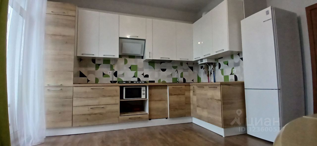 Продажа 3-комн квартиры на вторичном рынке пос. Мещерино, улица 4-й квартал, 10