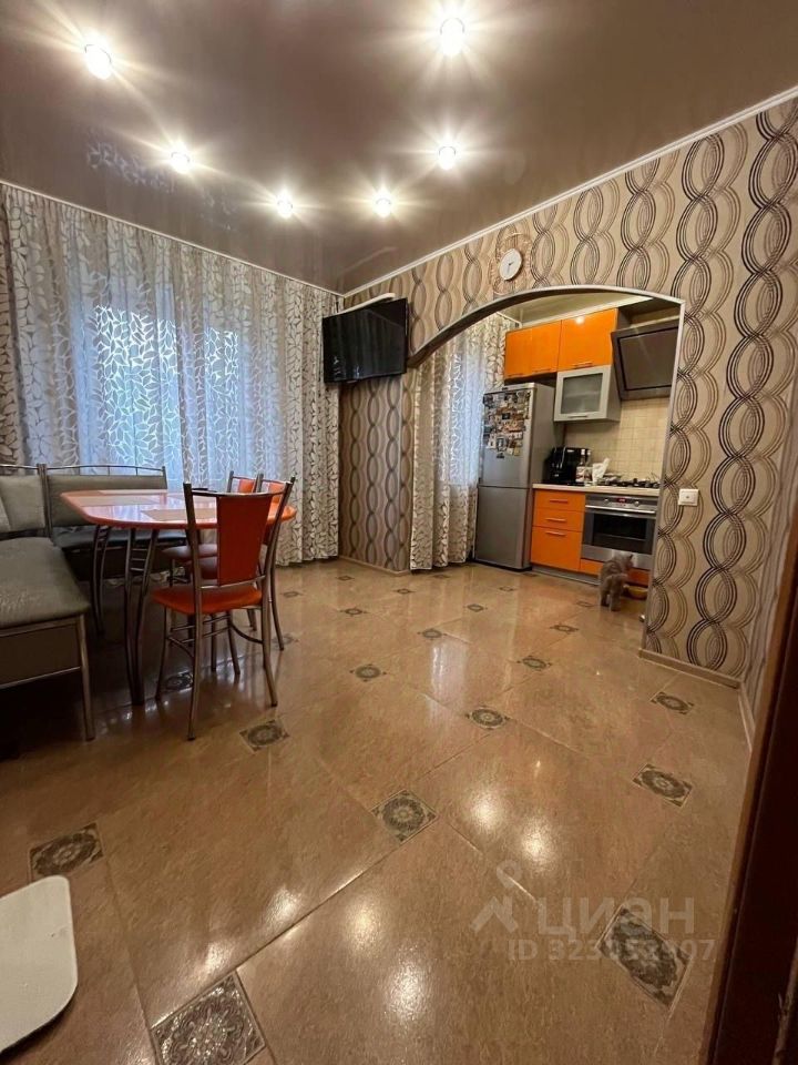 Продажа 3-комн квартиры на вторичном рынке Орехово-Зуево, улица Стаханова,  д. 6