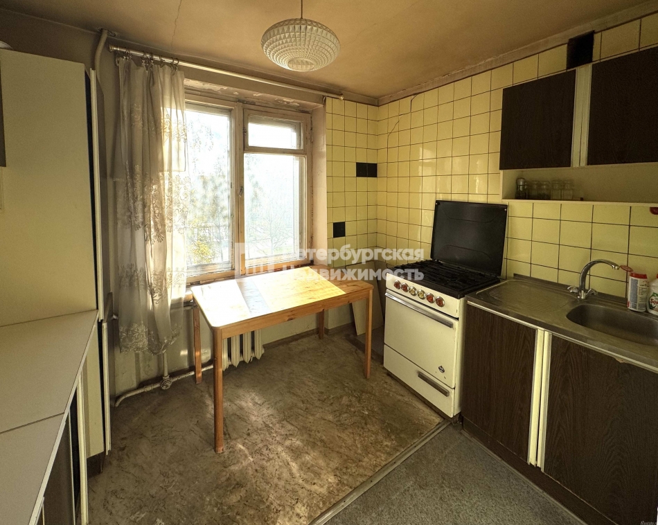 Продажа 3-комн квартиры на вторичном рынке ул Звёздная, д 22