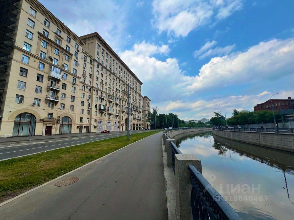 Продажа 2-комн квартиры на вторичном рынке Большой Матросский переулок, 1