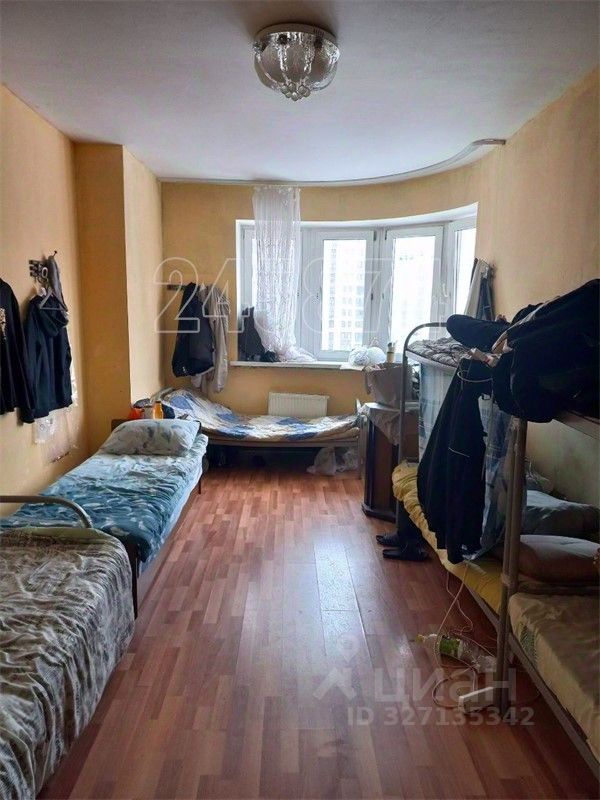 Аренда 3-комн квартиры на вторичном рынке улица Обручева, 5А