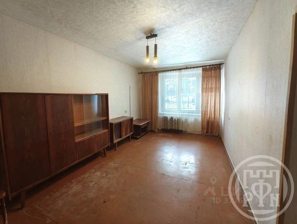 Продажа 2-комн квартиры на вторичном рынке Лебяжье городской поселок, улица Комсомольская, 2