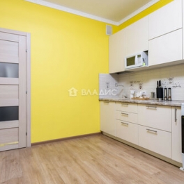 Продажа 1-комн квартиры на вторичном рынке Комендантский пр-кт,  д. 64,  к. 1 стр 1