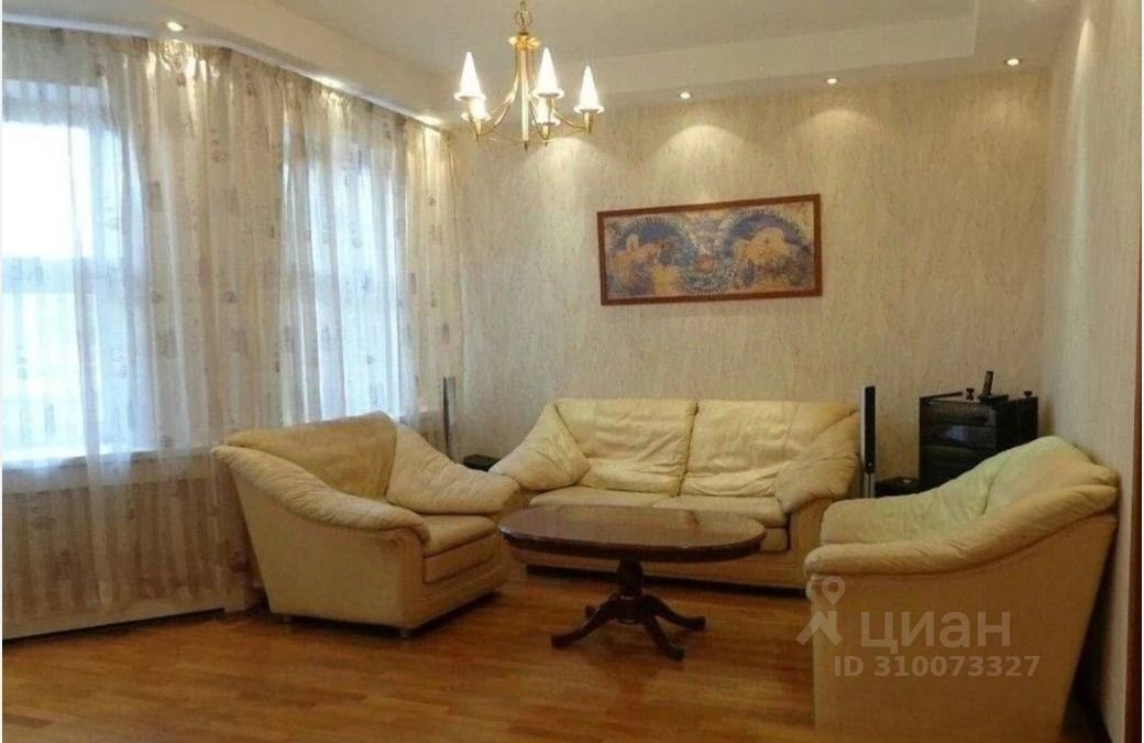 Продажа 4-комн квартиры на вторичном рынке Наставнический переулок, 6