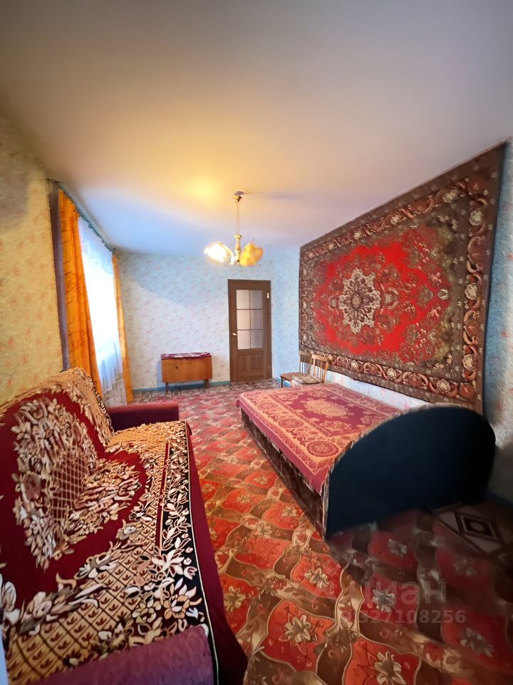 Продажа 3-комн квартиры на вторичном рынке Тайцы городской поселок, улица Санаторская, 9