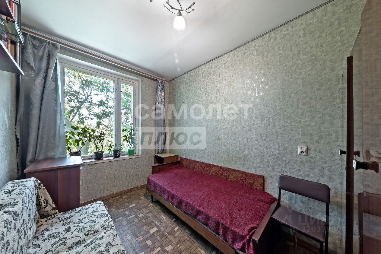 Продажа 2-комн квартиры на вторичном рынке пос. Здравница, улица Дубки, 5