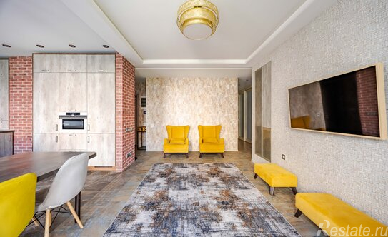 Продажа 4-комн квартиры на вторичном рынке Космонавтов пр-кт,  д. 63,  к. 1