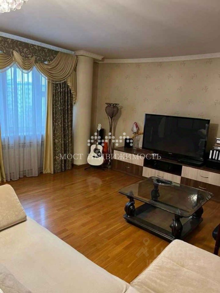 Продажа 4-комн квартиры на вторичном рынке Химки, улица Бабакина, 9