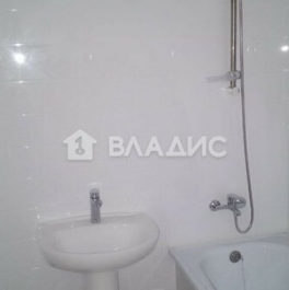 Продажа 3-комн квартиры на вторичном рынке Кварцевая ул,  д. 5 к3