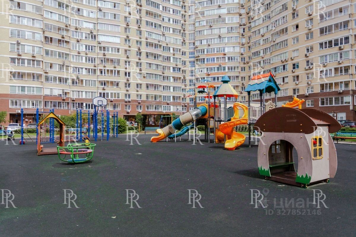Продажа 5-комн квартиры на вторичном рынке улица Покрышкина, 8
