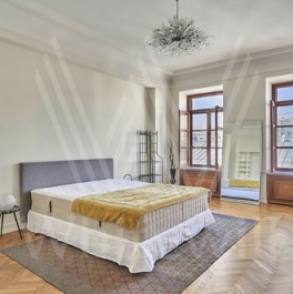 Продажа 5-комн квартиры на вторичном рынке ул Жуковского,  д. 5