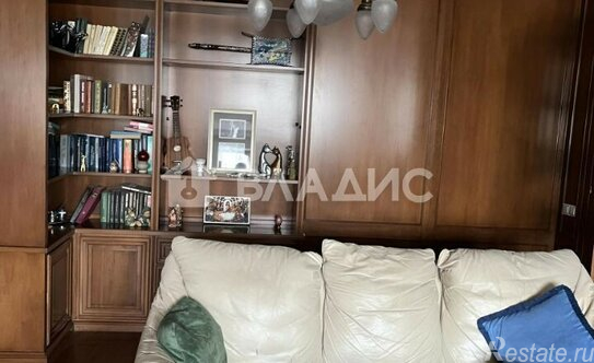 Аренда 2-комн квартиры на вторичном рынке ул Короленко,  д. 1,  к. 3