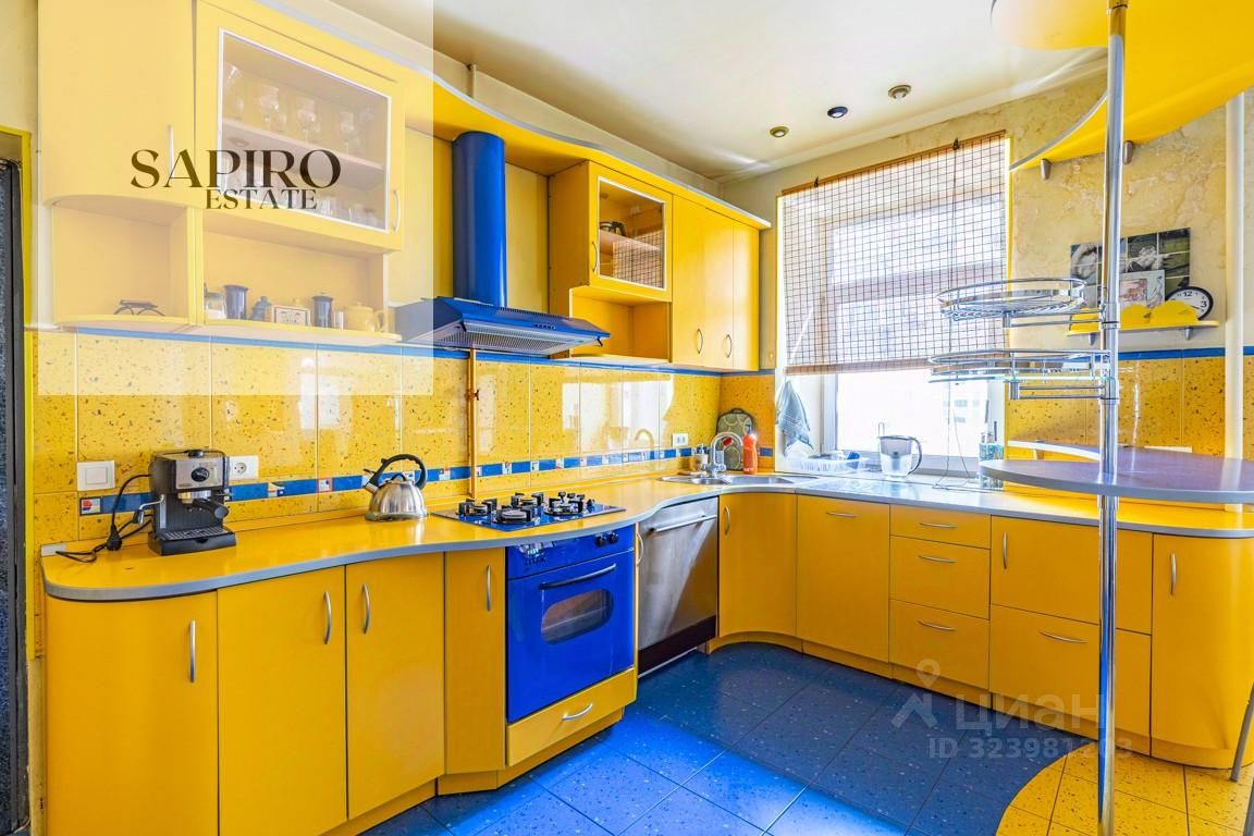 Продажа 4-комн квартиры на вторичном рынке 1-я Брестская улица, 36