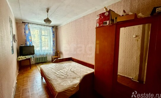 Продажа 2-комн квартиры на вторичном рынке Кириши г, Романтиков ул,  д. 7