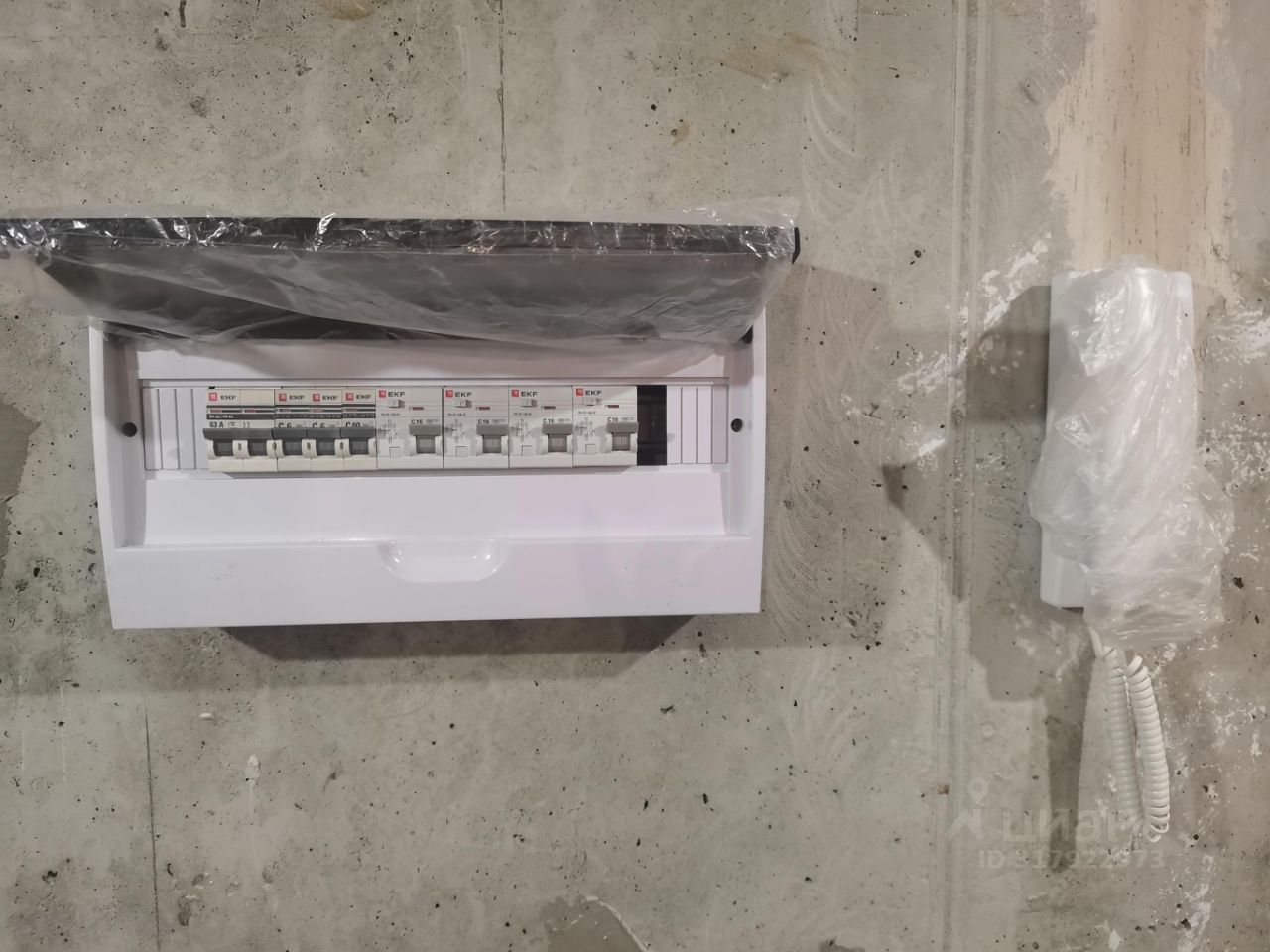 Продажа 3-комн квартиры на вторичном рынке д. Янино-2, улица Рябиновая, 8к1