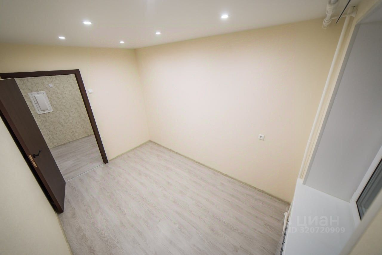 Продажа 2-комн квартиры на вторичном рынке Кириши, Волховская набережная, 4