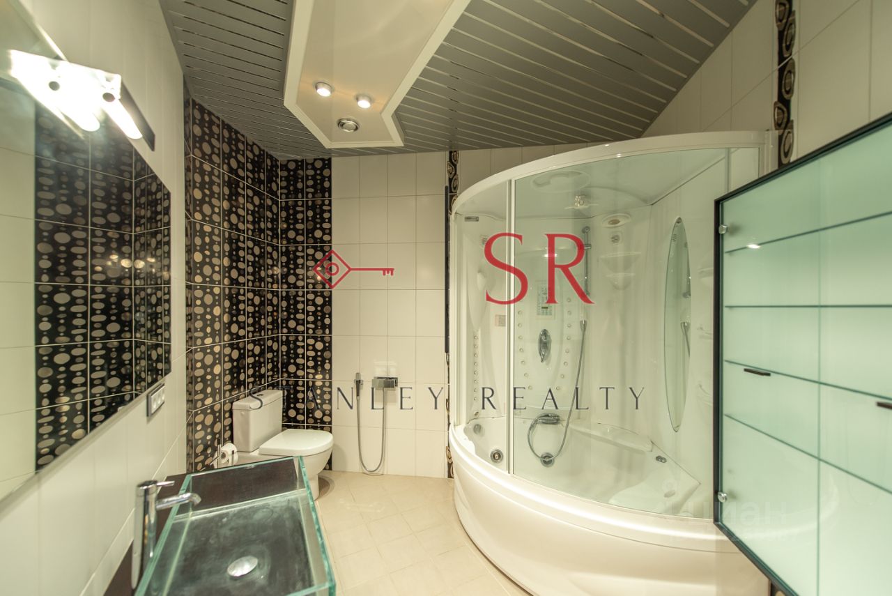 Аренда 3-комн квартиры на вторичном рынке Захарьевская улица, 37