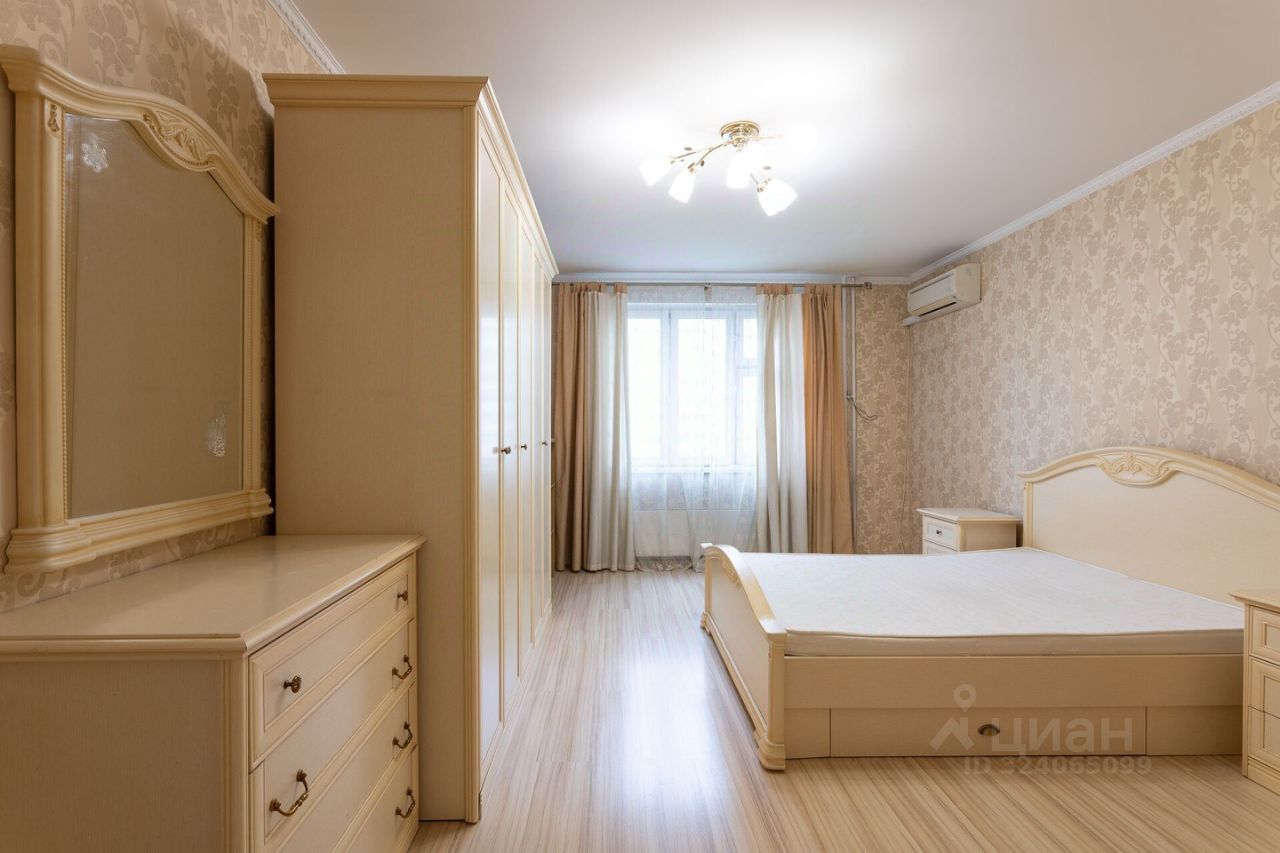 Продажа 2-комн квартиры на вторичном рынке улица Главмосстроя, 20