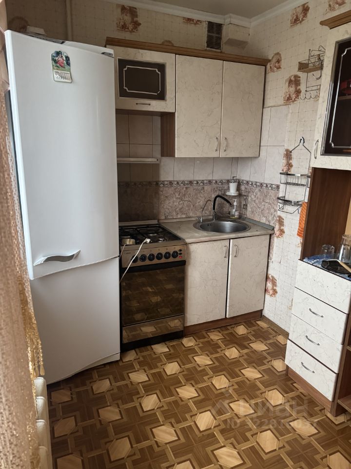 Аренда 3-комн квартиры на вторичном рынке Лотошино пгт, улица Центральная, 21