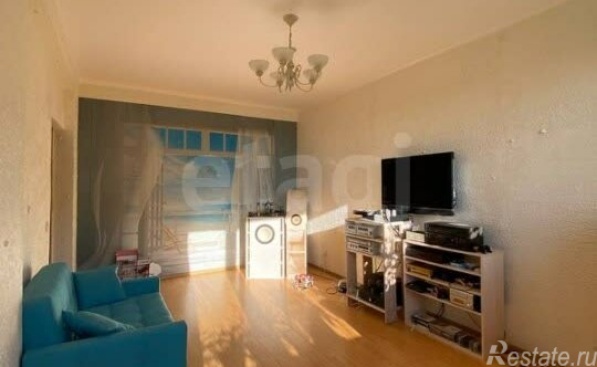 Продажа 2-комн квартиры на вторичном рынке Петергофское ш,  д. 45