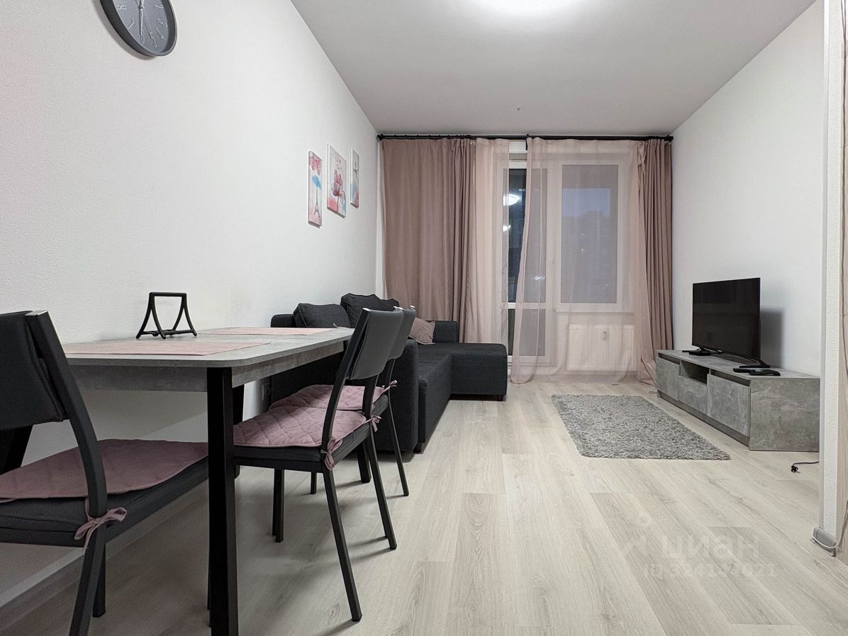 Аренда 1-комн квартиры на вторичном рынке Комендантский проспект, 66к5