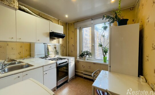 Продажа 2-комн квартиры на вторичном рынке улица Молдагуловой,  д. 28 к1