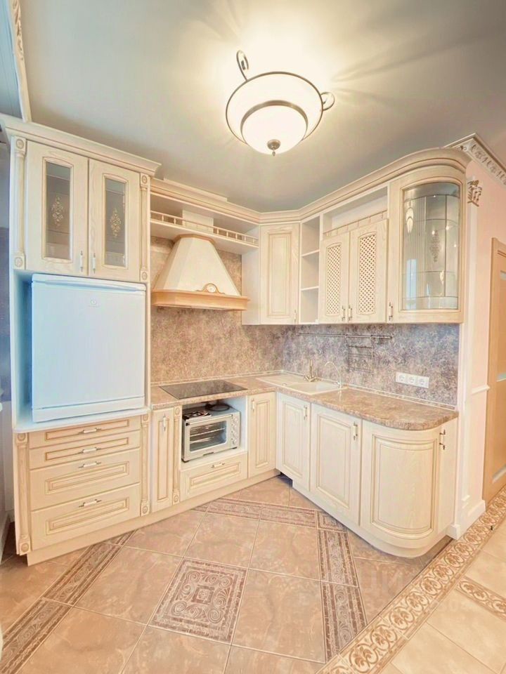 Продажа 1-комн квартиры на вторичном рынке Кириши, проспект Героев, 31