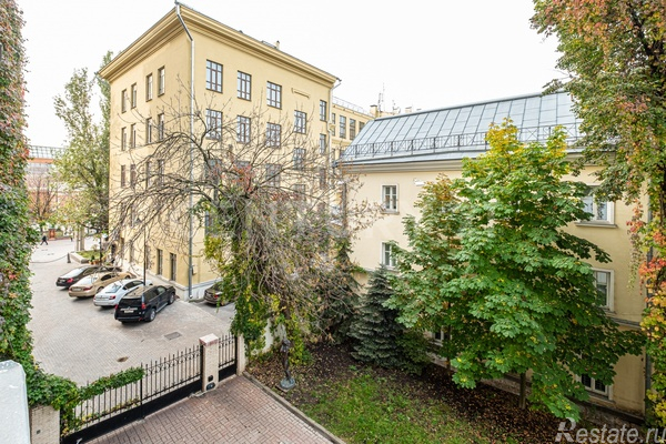 Продажа 6-комн квартиры на вторичном рынке Лаврушинский пер,  д. 17/5к4