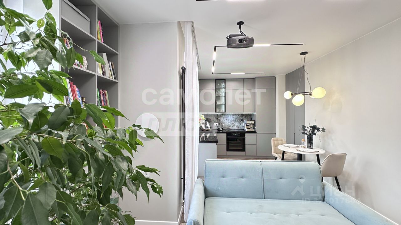 Продажа 3-комн квартиры на вторичном рынке проспект Куприна, 38к1