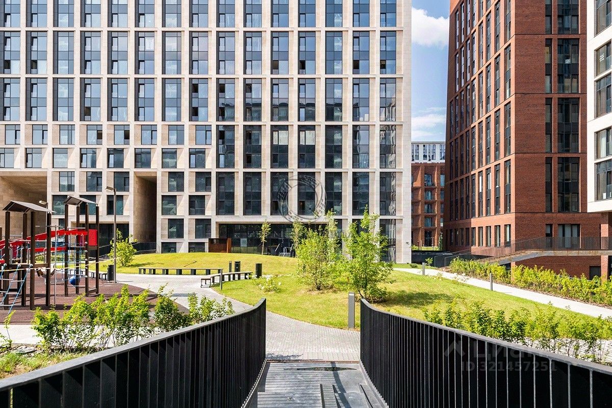 Продажа 3-комн квартиры на вторичном рынке улица Усачева, 15А