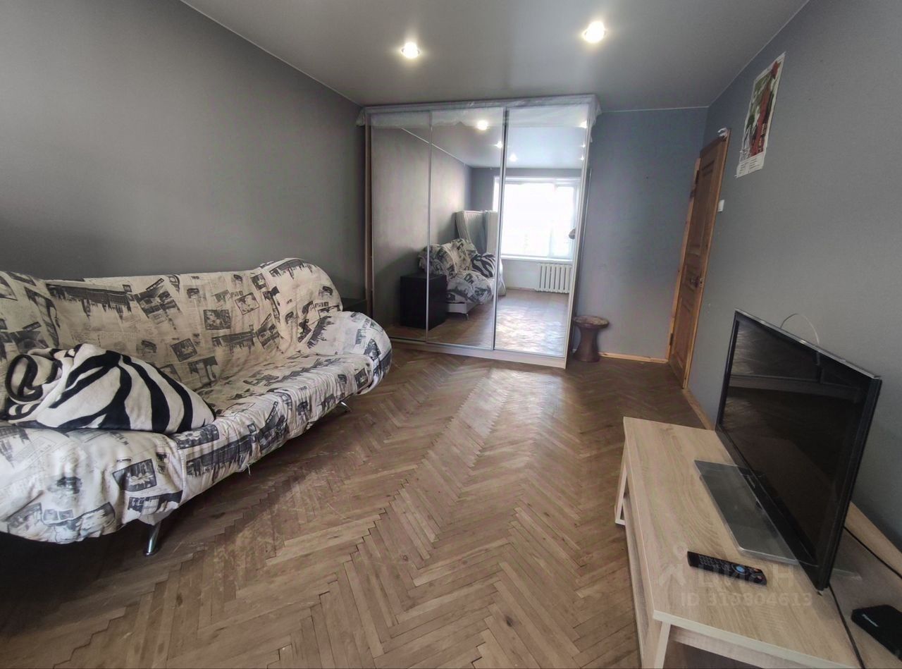 Продажа 2-комн квартиры на вторичном рынке Большеохтинский проспект, 6