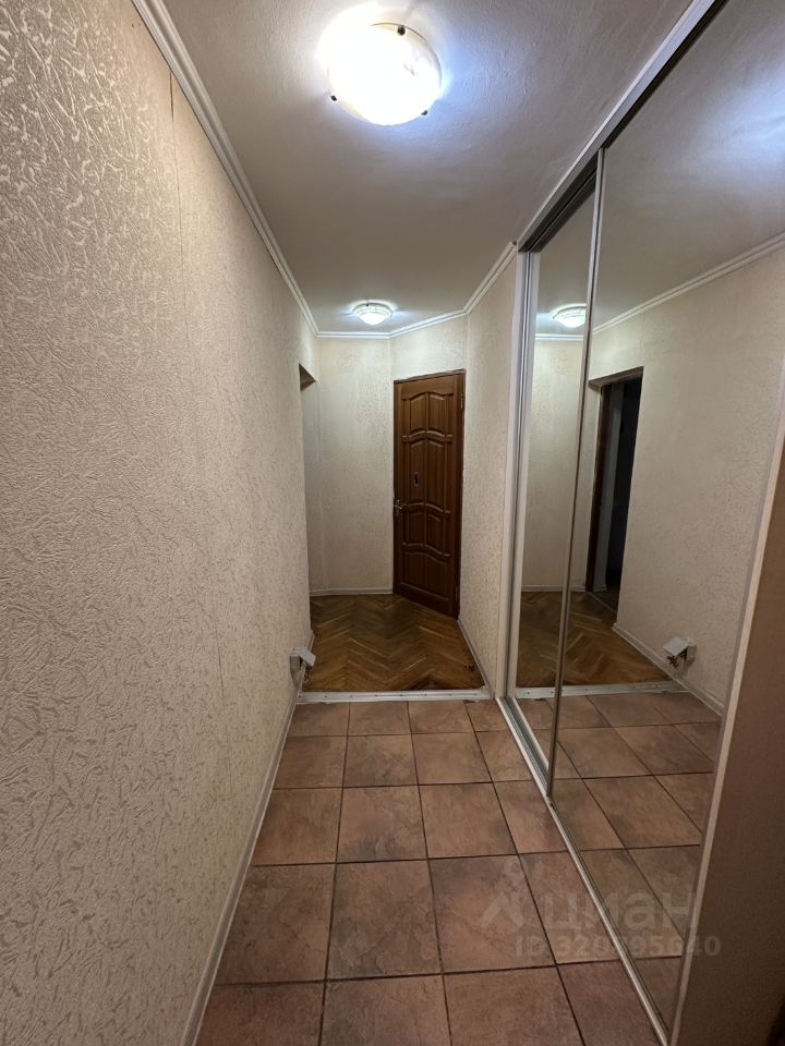 Продажа 3-комн квартиры на вторичном рынке Просторная улица, 10К1